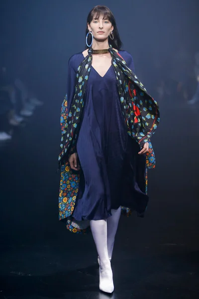 Look 48